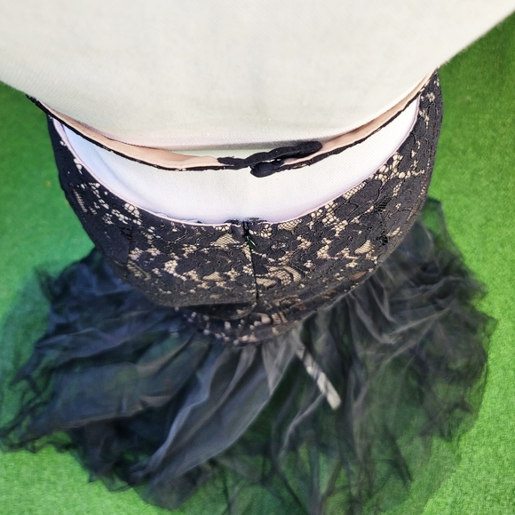 Evening Gown – Nova Luxe – Black – Halter Deep V Maxi w/ Cutouts & Tulle Hem – M - Picture 9 of 16